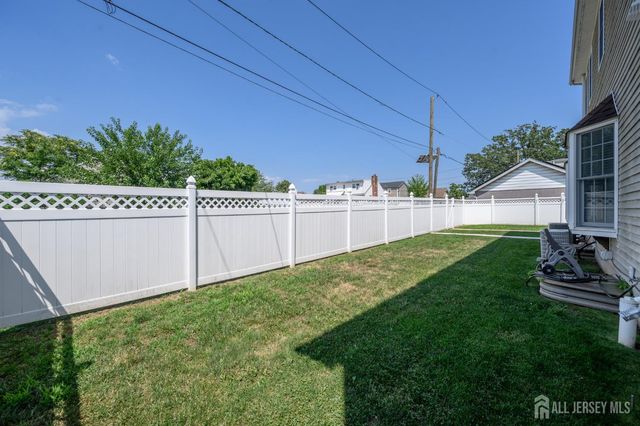 32 Dorothy Street, Carteret, NJ 07008