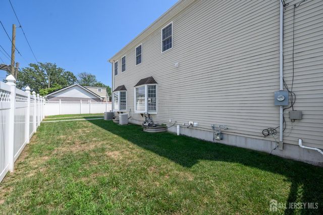 32 Dorothy Street, Carteret, NJ 07008