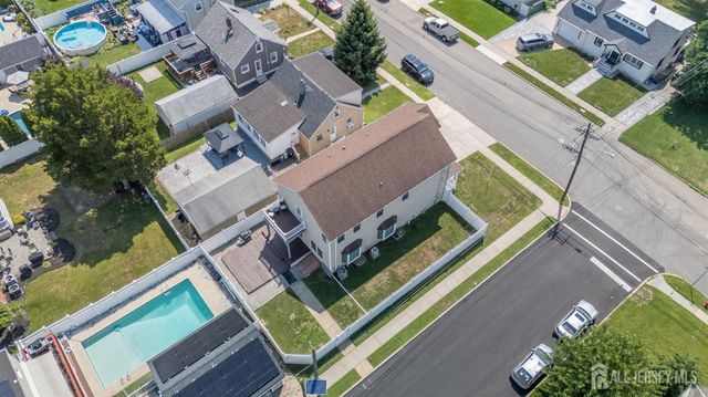 32 Dorothy Street, Carteret, NJ 07008
