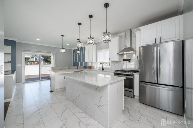 32 Dorothy Street, Carteret, NJ 07008