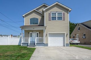 32 Dorothy Street, Carteret, NJ 07008