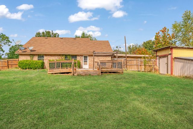 302 Cripple Creek, Powderly, TX 75473