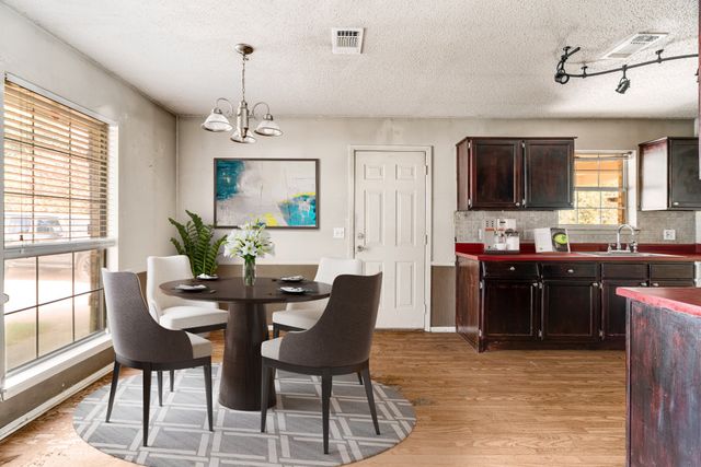 302 Cripple Creek, Powderly, TX 75473