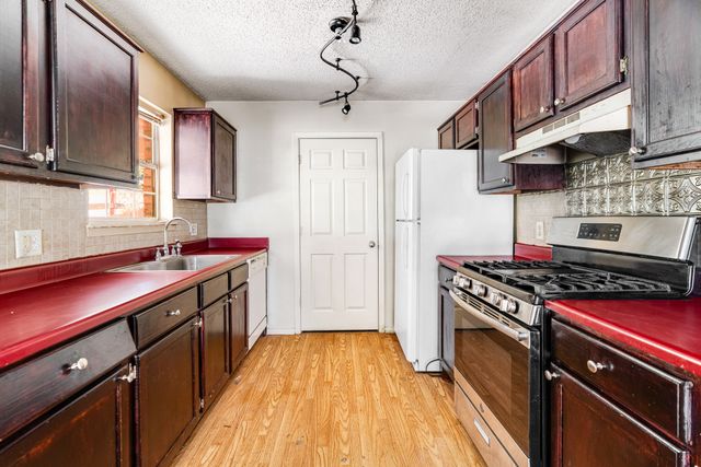 302 Cripple Creek, Powderly, TX 75473