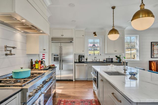 712 Highway 48, S, Dickson, TN 37055