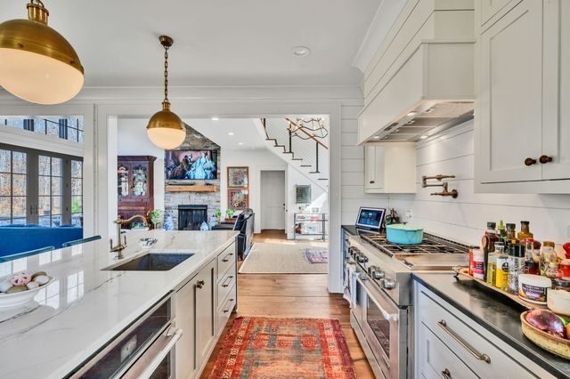 712 Highway 48, S, Dickson, TN 37055