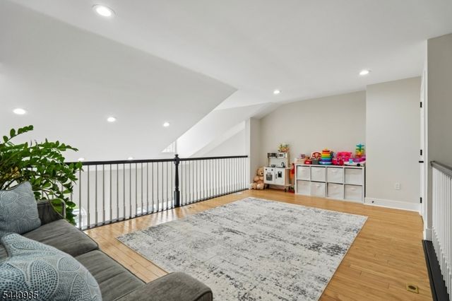 816 Firethorn Dr, Union Twp., NJ 07083