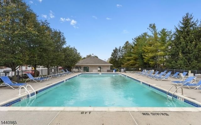 816 Firethorn Dr, Union Twp., NJ 07083