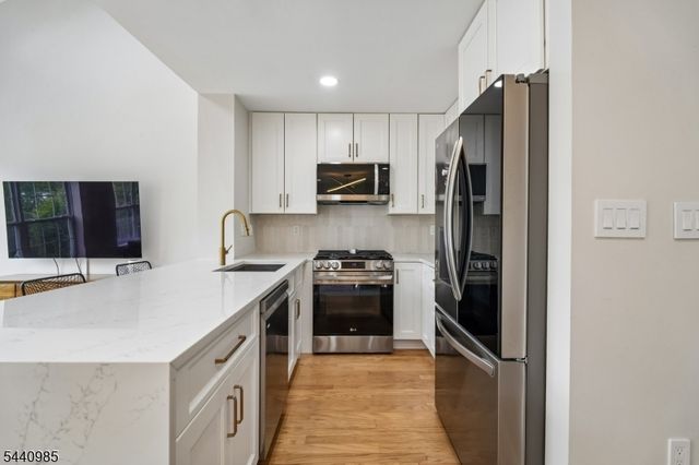 816 Firethorn Dr, Union Twp., NJ 07083