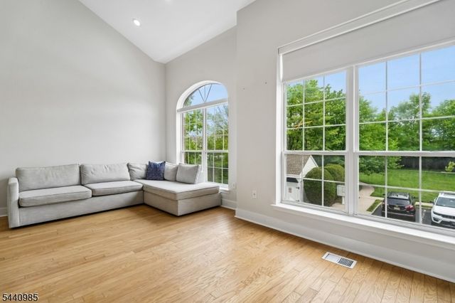 816 Firethorn Dr, Union Twp., NJ 07083