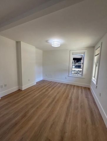 885 E Broadway, Boston, MA 02127