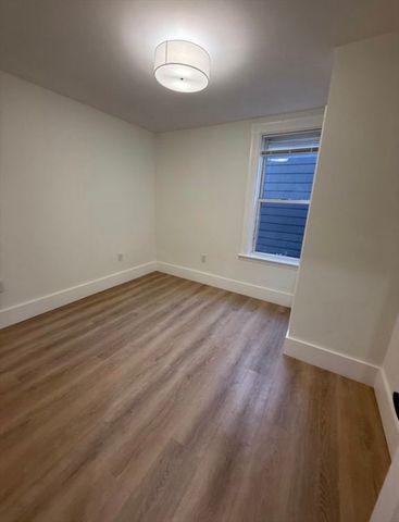 885 E Broadway, Boston, MA 02127