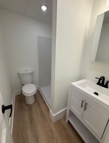 885 E Broadway, Boston, MA 02127