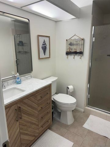 4051 Fanuel 2, San Diego, CA 92109