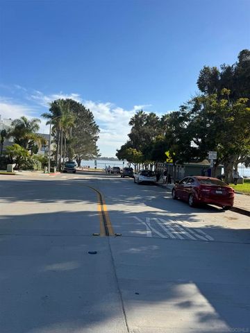 4051 Fanuel 2, San Diego, CA 92109