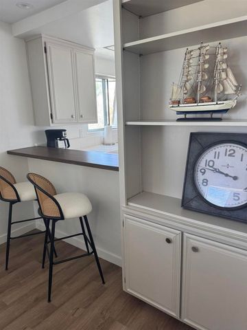4051 Fanuel 2, San Diego, CA 92109