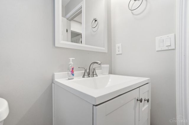 7484 Hunters Trail, West Chester, OH 45069