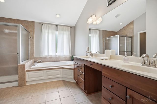 7484 Hunters Trail, West Chester, OH 45069