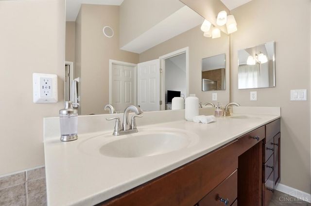 7484 Hunters Trail, West Chester, OH 45069