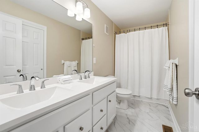 7484 Hunters Trail, West Chester, OH 45069