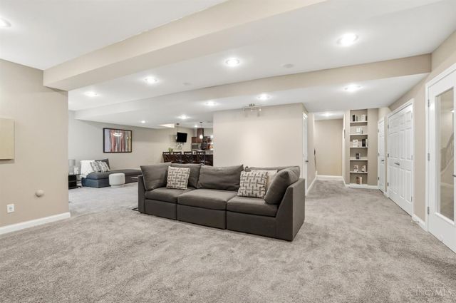 7484 Hunters Trail, West Chester, OH 45069