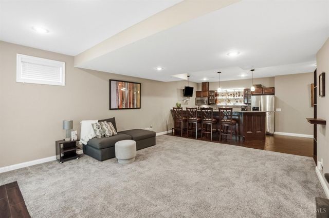 7484 Hunters Trail, West Chester, OH 45069