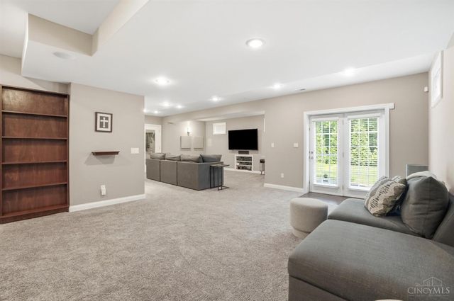 7484 Hunters Trail, West Chester, OH 45069