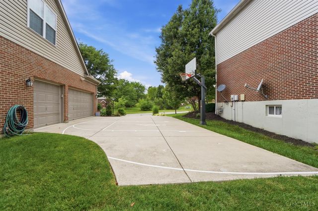 7484 Hunters Trail, West Chester, OH 45069