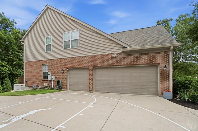 7484 Hunters Trail, West Chester, OH 45069