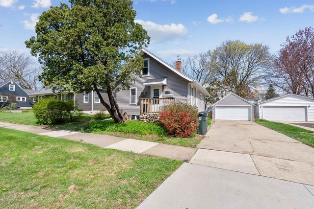 1115 W 11th Street, Cedar Falls, IA 50613