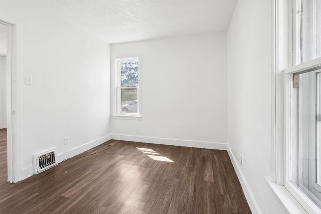 1115 W 11th Street, Cedar Falls, IA 50613