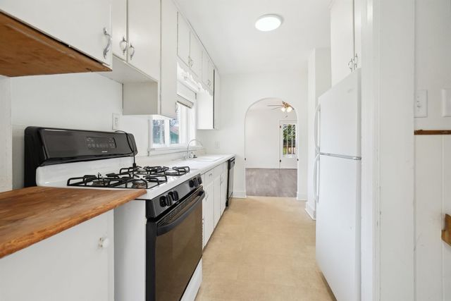 1115 W 11th Street, Cedar Falls, IA 50613