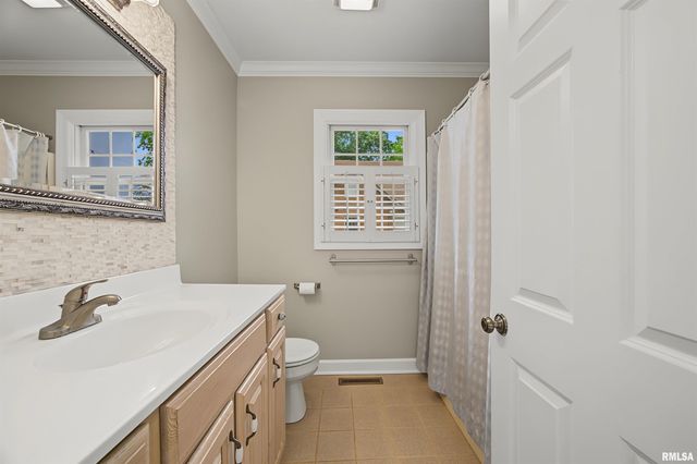 1512 E GLEN Avenue, Peoria Heights, IL 61616