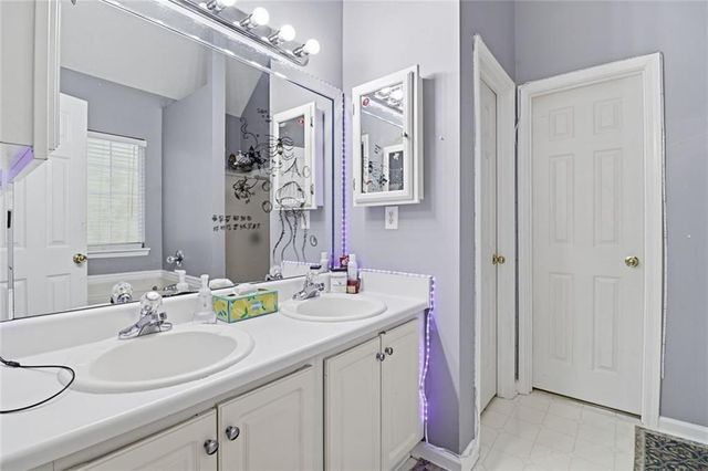 1235 Smoke Hill Lane, Hoschton, GA 30548