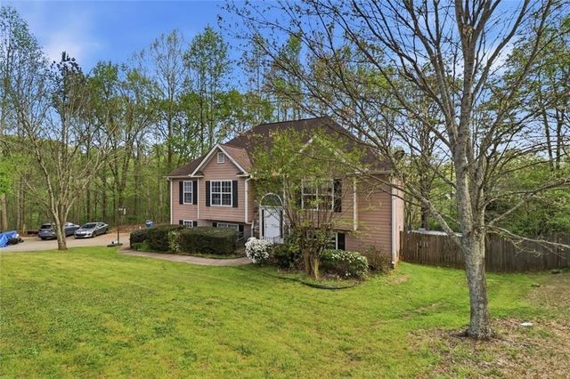 1235 Smoke Hill Lane, Hoschton, GA 30548