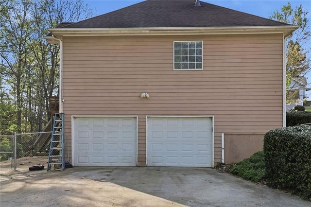 1235 Smoke Hill Lane, Hoschton, GA 30548