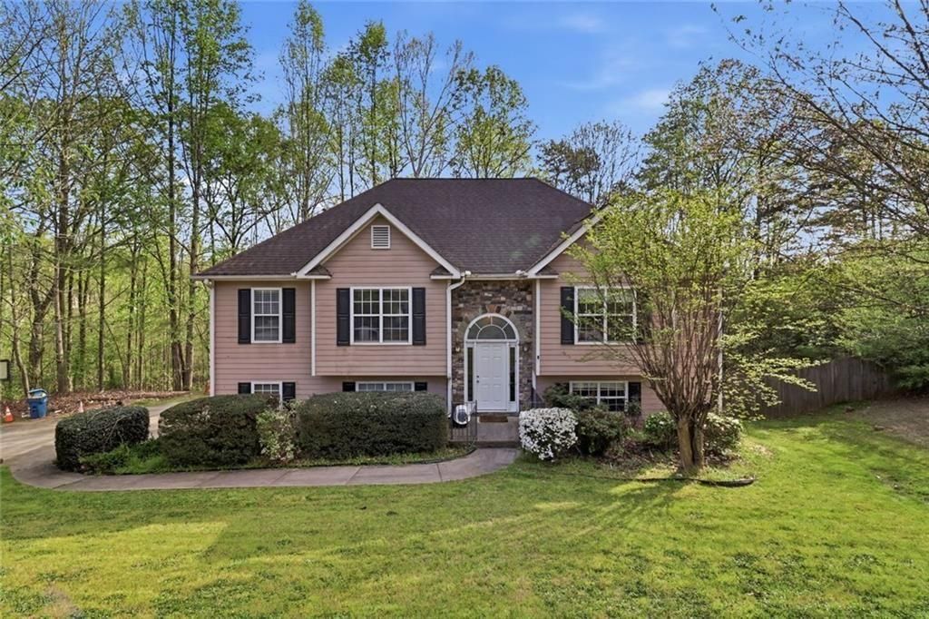 1235 Smoke Hill Lane, Hoschton, GA 30548