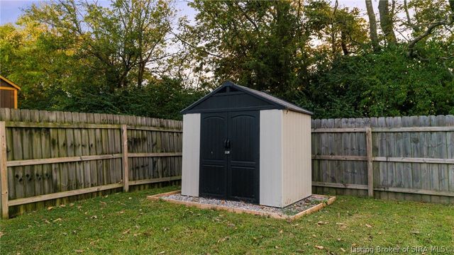 9015 Woodford Drive, Charlestown, IN 47111
