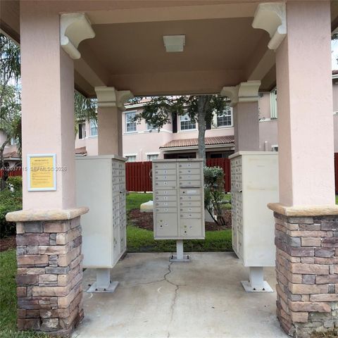 280 Las Brisas Cir 280, Sunrise, FL 33326