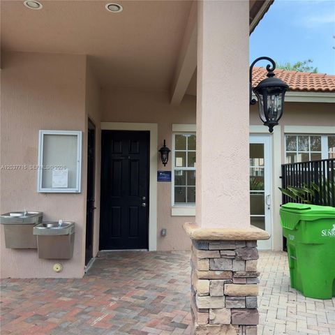 280 Las Brisas Cir 280, Sunrise, FL 33326