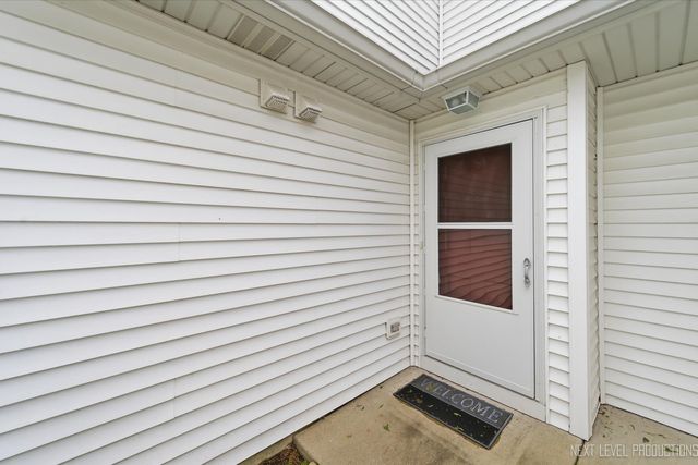 534 mallard Lane B, Sugar Grove, IL 60554