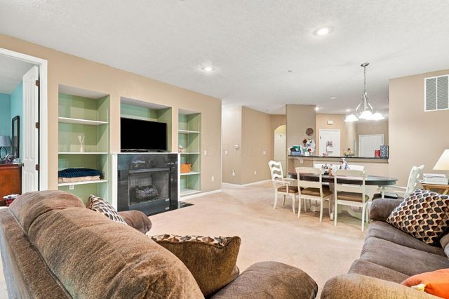6096 Sowerby Lane, Westerville, OH 43081