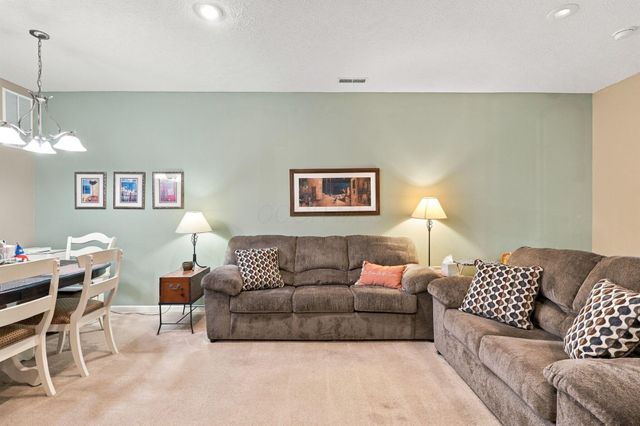 6096 Sowerby Lane, Westerville, OH 43081