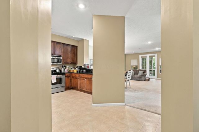 6096 Sowerby Lane, Westerville, OH 43081