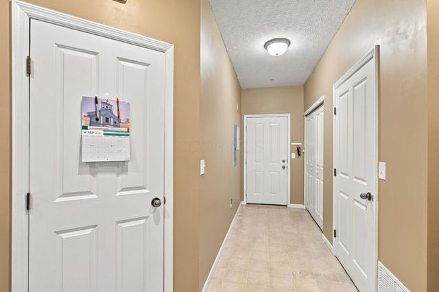 6096 Sowerby Lane, Westerville, OH 43081