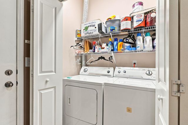 6096 Sowerby Lane, Westerville, OH 43081