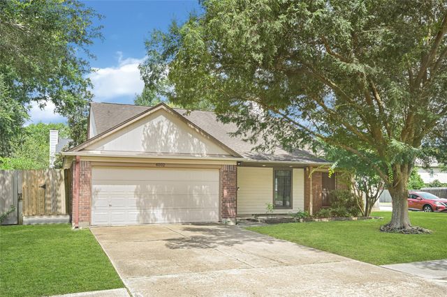 4002 Spring Forest Drive, Pearland, TX 77584