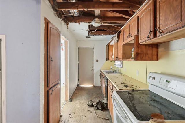 12108 N Lakewood Drive, Splendora, TX 77372