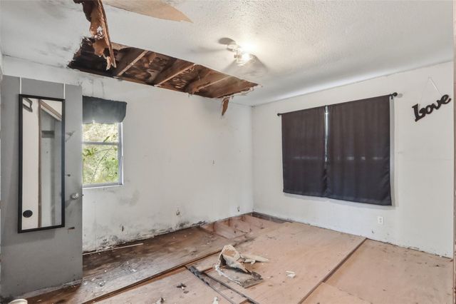 12108 N Lakewood Drive, Splendora, TX 77372