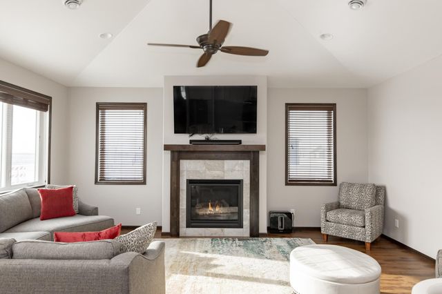 4268 Pine Parkway S, Fargo, ND 58104